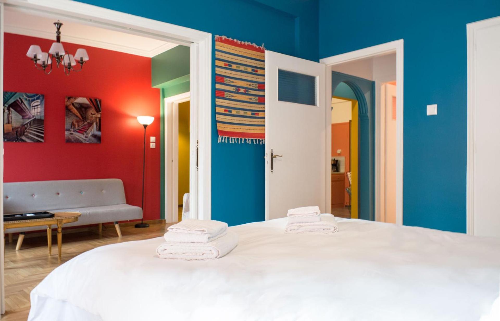 "Casa De Colores", Next To The Metro Atenas Exterior foto
