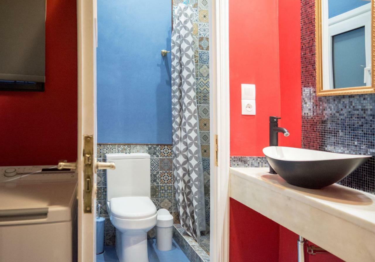 "Casa De Colores", Next To The Metro Atenas Exterior foto